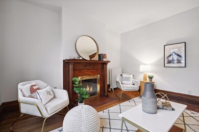 Sit in front of the warmth of the wood-burning fireplace to catch up with friends over snacks and beverages.