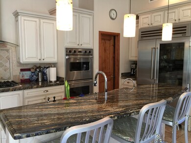CHEF'S KITCHEN