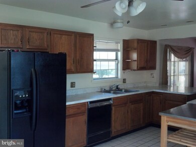 405 Goldleaf Ave, Capitol Heights, MD 20743 - photo 6