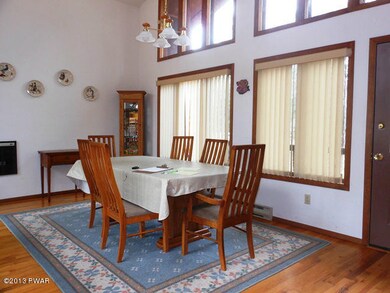 130 Lake View Cir, Hawley, PA 18428 - photo 3