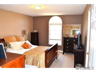 31 Fieldcrest Cir, Asheville, NC 28806 - photo 7