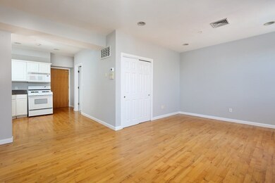 464 Hanover St unit 14, Boston, MA 02113 - photo 4