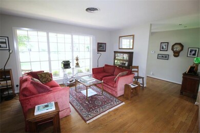 427 Wycliffe Dr, Houston, TX 77079 - photo 5