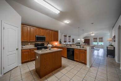 5308 Carmichael Cir, Alvin, TX 77511 - photo 3