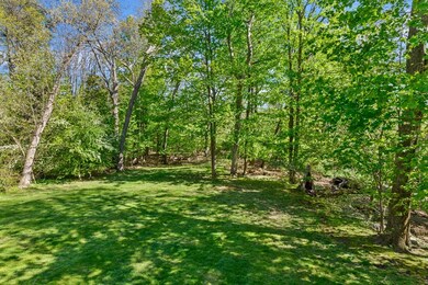 60 Thackeray Rd, Wellesley Hills, MA 02481 - photo 3
