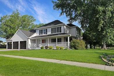New siding, roof & A/C ~ bonus room off garage!