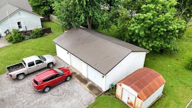 107 W King St, Fairfield, IL 62837 - photo 6