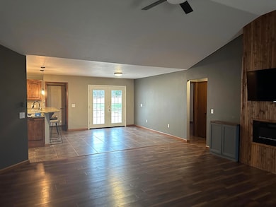 11448 Hickman Ln, Neosho, MO 64850 - photo 5