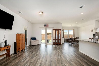 917 Avagail Ave, Springtown, TX 76082 - photo 4