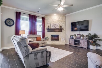 140 Colonial Dr, Joshua, TX 76058 - photo 7