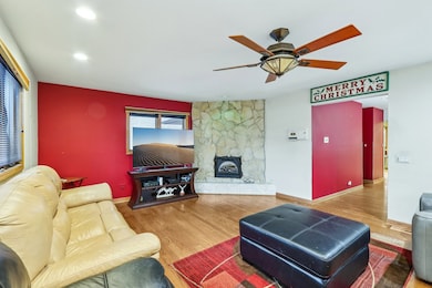 132 Tanglewood Dr, Elk Grove Village, IL 60007 - photo 4