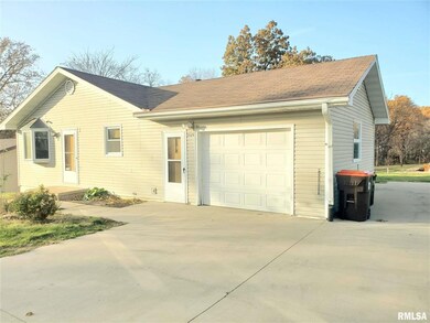 3529 W Sylvan Ln, Peoria, IL 61615 - photo 7