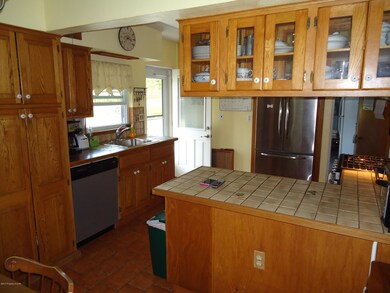 149 Warden Ave, Shavertown, PA 18708 - photo 2