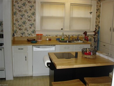 124 Spring Garden St, Asheboro, NC 27203 - photo 3