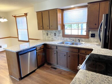 168 Sherwood Dr, Manchester, TN 37355 - photo 6