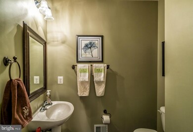 8435 Lanier Overlook Ct, Bristow, VA 20136 - photo 6