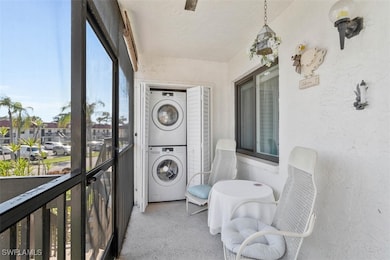 CONVENIENT LAUNDRY CENTER ON THE LANAI