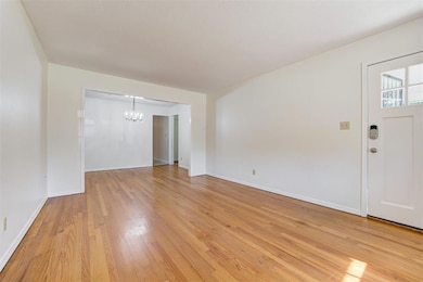 1521 Oxford Way, Oklahoma City, OK 73120 - photo 6