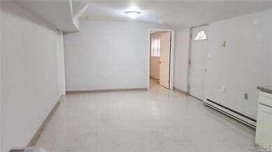 611 E Park Ave unit Lower Level 5 steps, Long Beach, NY 11561 - photo 3