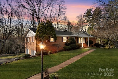 123 Castleton Ln, Hendersonville, NC 28791 - photo 2