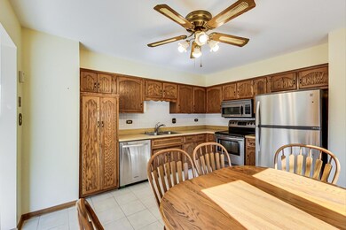 2220 Mecan Dr, Naperville, IL 60564 - photo 6