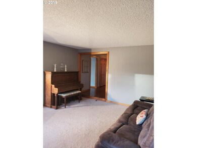 1930 SW Laura Ct, Troutdale, OR 97060 - photo 7