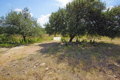 1028 Eagle Point Dr, Georgetown, TX 78628 - photo 4