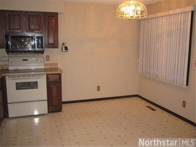 Eat in Area with Kitchen Window