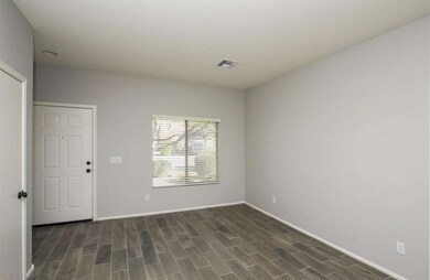 004_Living Room