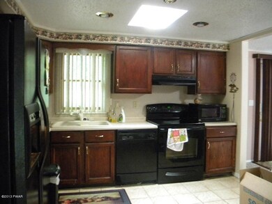 56 Wallenpaupack Dr, Lake Ariel, PA 18436 - photo 4