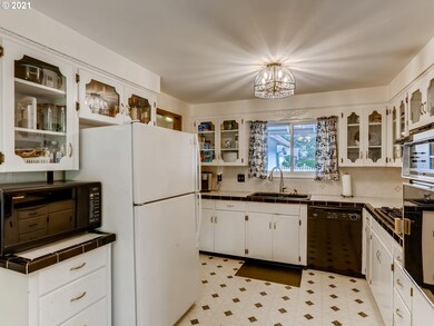 18210 SW Madeline St, Beaverton, OR 97007 - photo 5