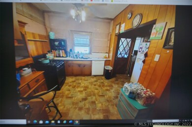 111 E Cummings St, Henryetta, OK 74437 - photo 7