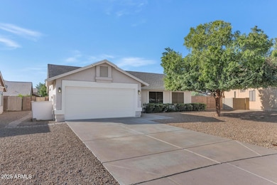 9169 W Lisbon Ln, Peoria, AZ 85381 - photo 2