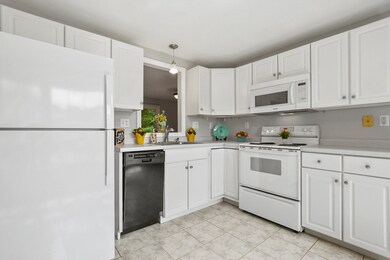 128 Hibiscus Ave, Waltham, MA 02451 - photo 6