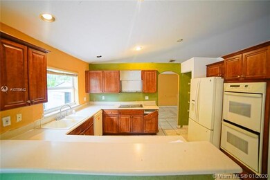 6418 NW 113th Place, Doral, FL 33178 - photo 6