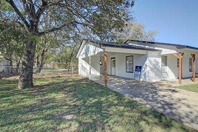 1310 W Lone Star Ave, Cleburne, TX 76033 - photo 3