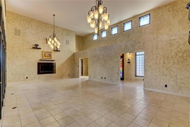 5552 Drake Rd, Greensboro, NC 27406 - photo 4