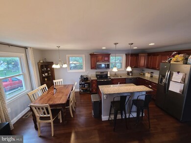 801 207th St, Pasadena, MD 21122 - photo 2