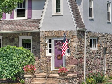 304 Clermont Ave, Stroudsburg, PA 18360 - photo 2