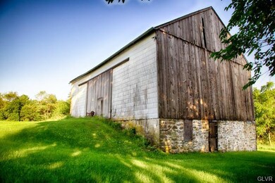 2791 Mountain View Dr, Bath, PA 18014 - photo 3