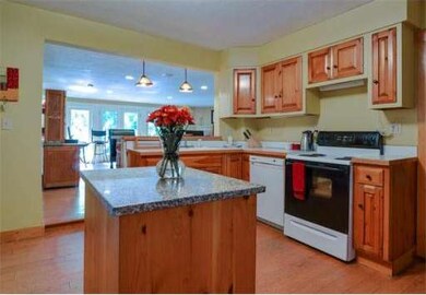 405 Central St, Holliston, MA 01746 - photo 7