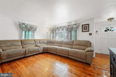 911 North St, Darby, PA 19023 - photo 5