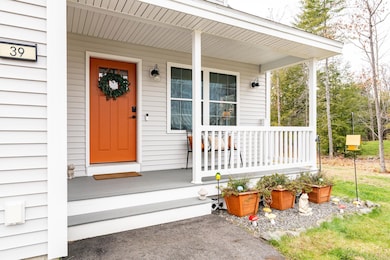39 Ida Cir, Rochester, NH 03868 - photo 2