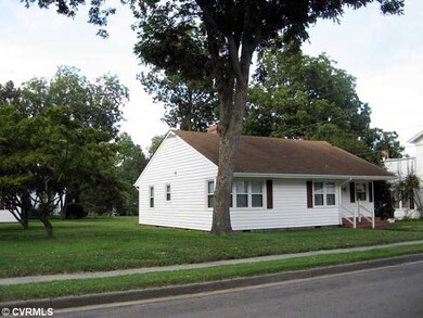 411 2nd St, West Point, VA 23181 - photo 2