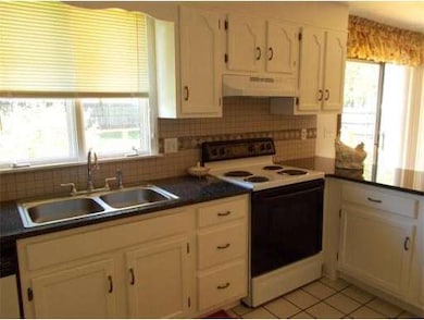 194 Coburn Ave, Worcester, MA 01604 - photo 5