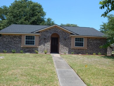 7114 Brook Stone Dr, Houston, TX 77040 - photo 3