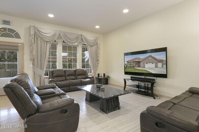 7 N 78th Ave_06