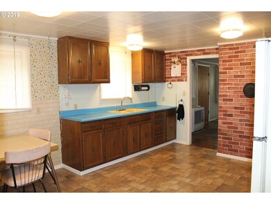 271 N Cozart St, Prairie City, OR 97869 - photo 7