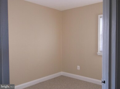 209 Cabbel Dr, Manassas Park, VA 20111 - photo 5