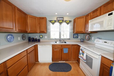 127 Leisure Green Dr N, Mashpee, MA 02649 - photo 3